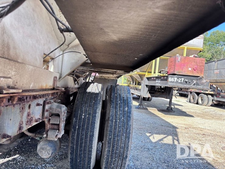 2003-volvo-10-image-32