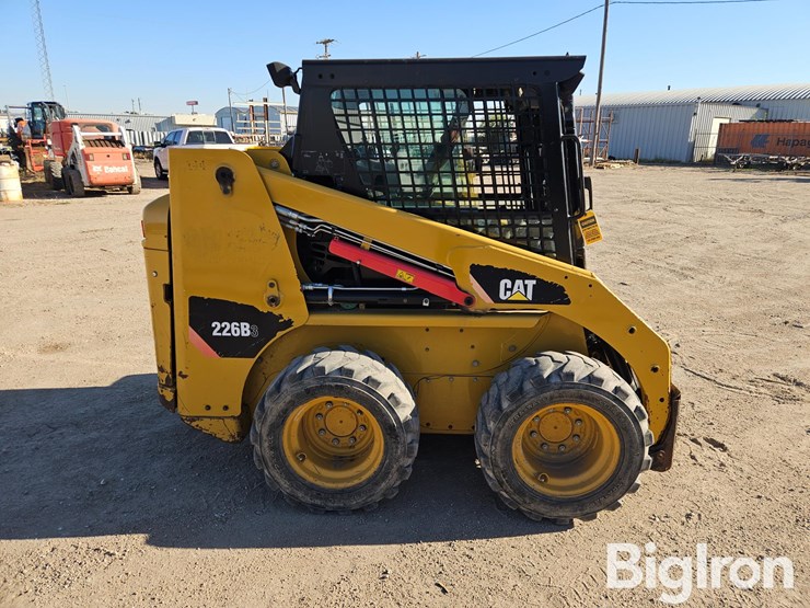 2013-caterpillar-226b3-image-4