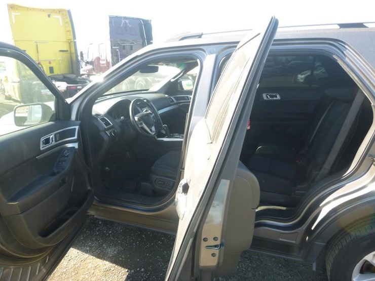 2014-ford-explorer-image-6