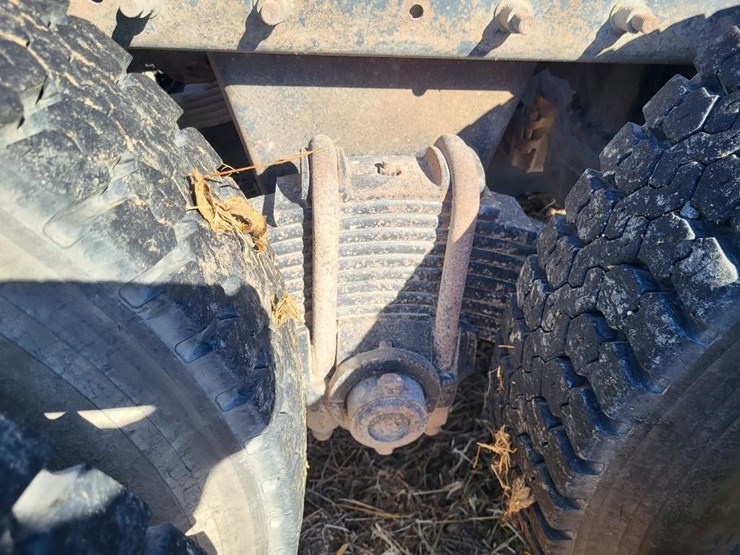 2004-mack-granite-cv713-image-33