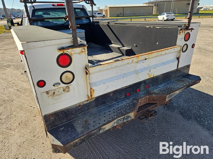 2011-chevrolet-silverado-3500-image-18