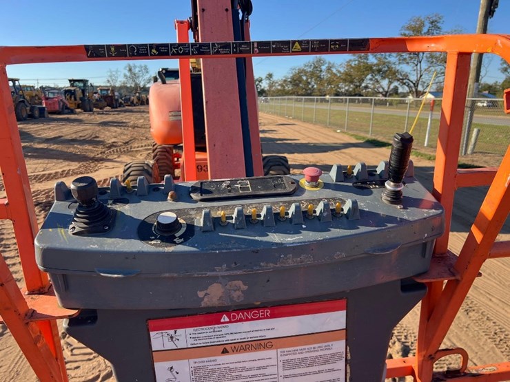 2008-jlg-800aj-image-29