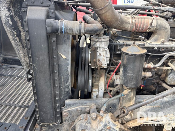 1994-freightliner-fld120-image-57