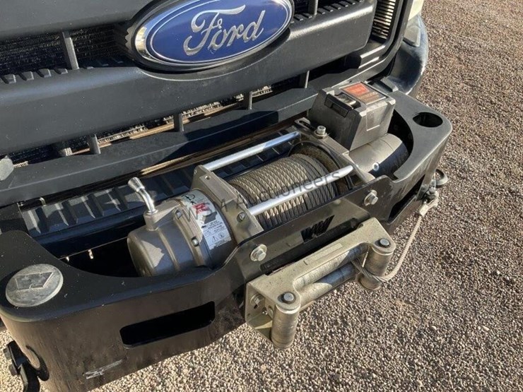 2016-ford-f550-image-13