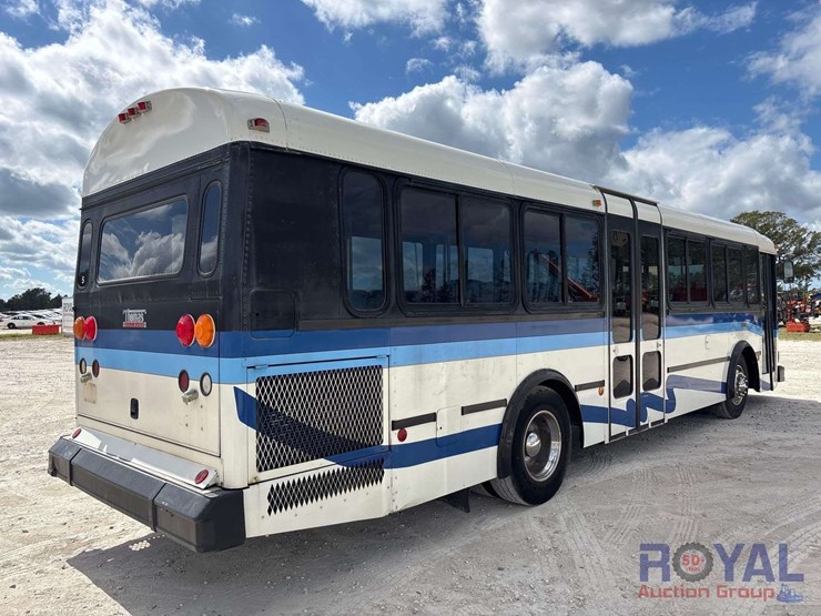 2000-thomas-saf-t-liner-mvp-image-3