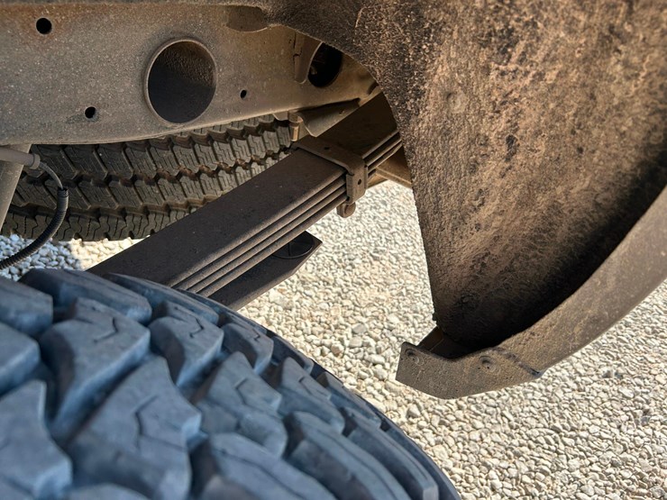 2015-chevrolet-silverado-image-43