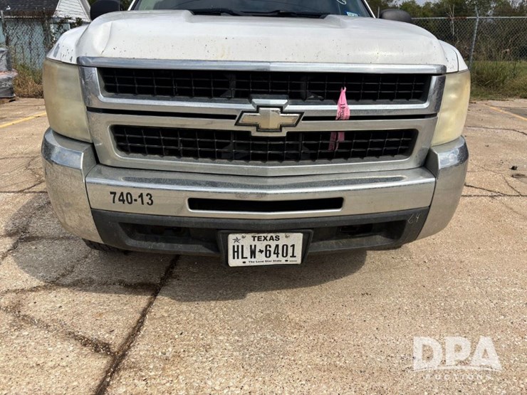 2009-chevrolet-silverado-2500hd-image-13