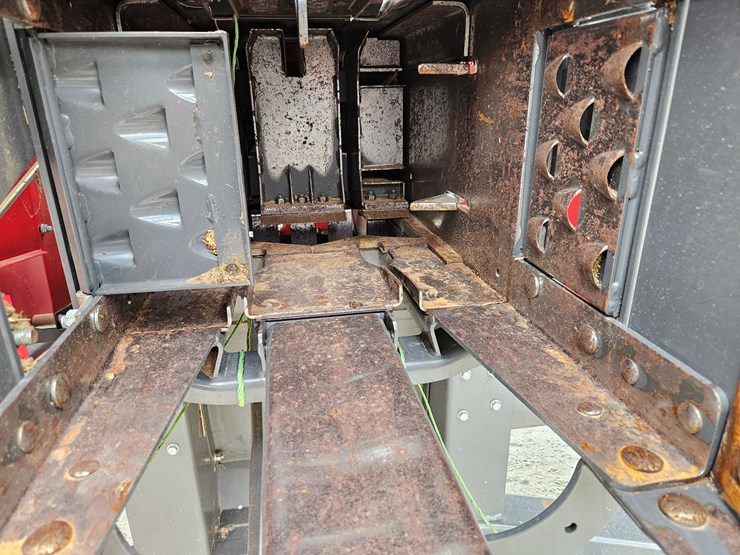 2020-massey-ferguson-1840-image-7