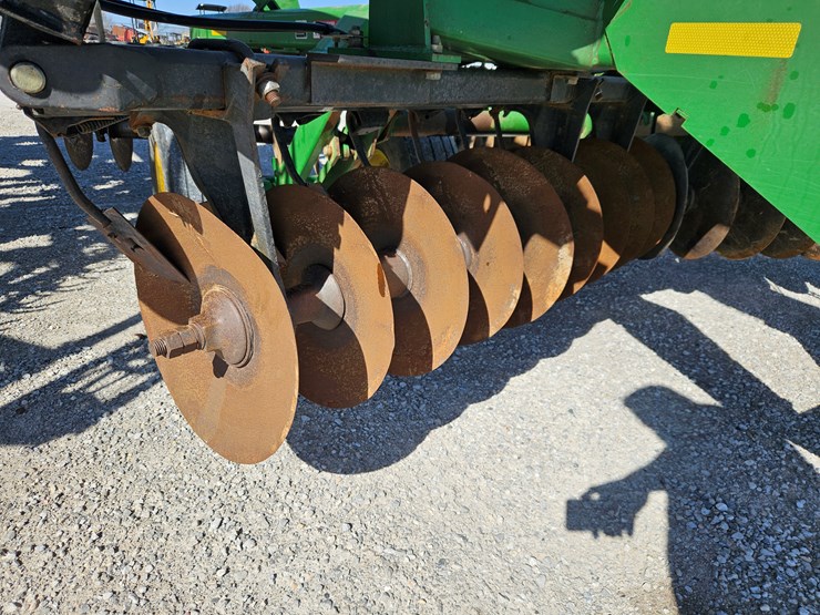 2010-john-deere-637-image-6