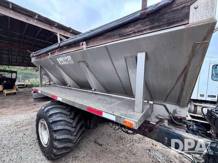 2001-freightliner-fld112-image-6