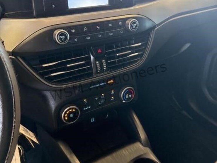 2020-ford-escape-image-18