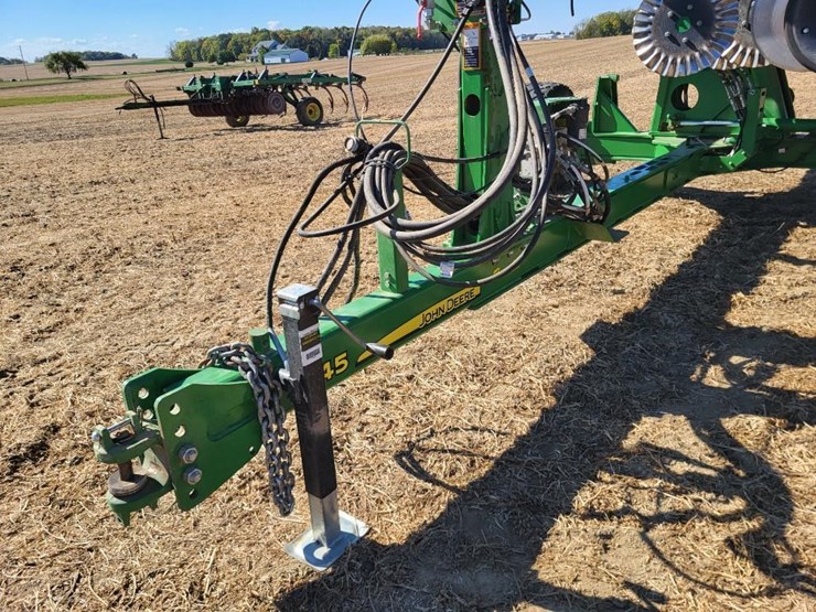 2021-john-deere-1745-image-9