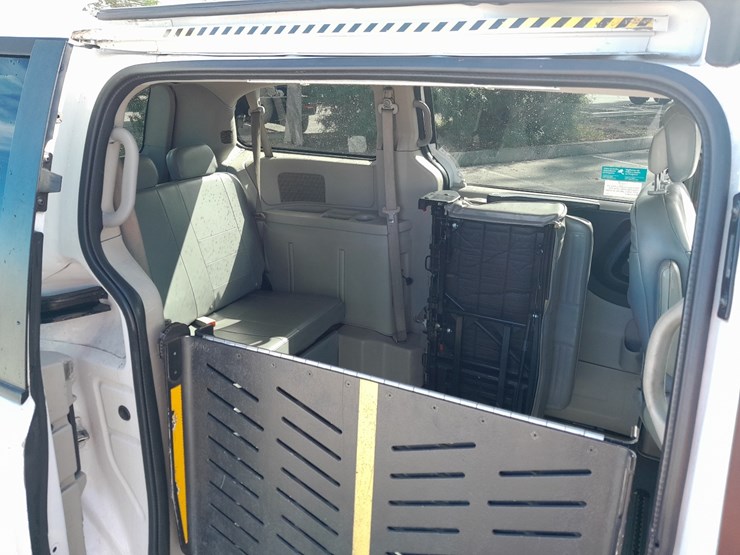 dodge-caravan-image-6