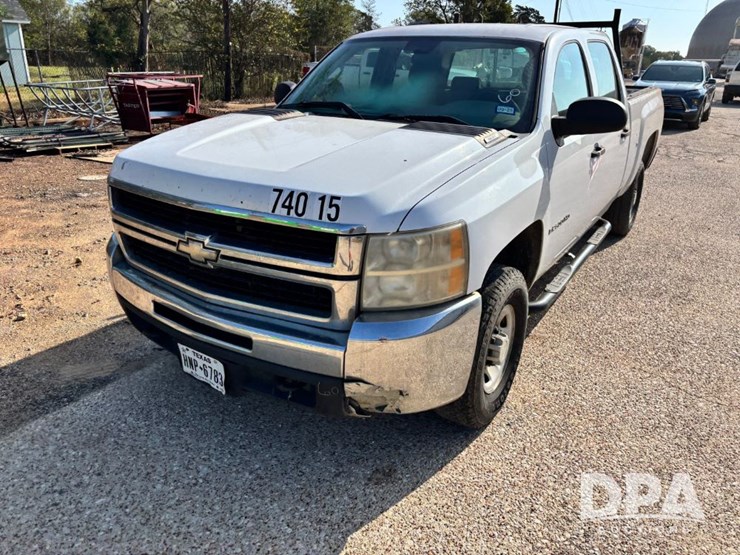 2009-chevrolet-silverado-2500hd-image-2