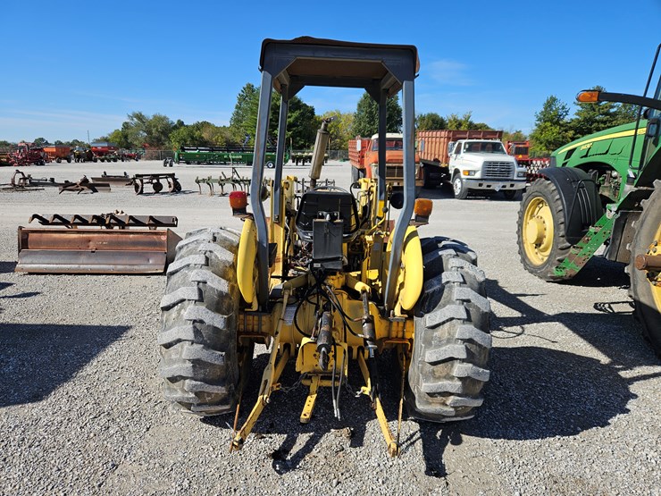 new-holland-445d-image-15