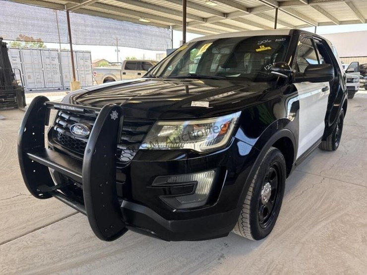 2016-ford-explorer-image-4