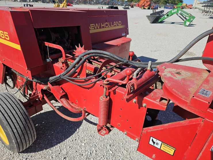 1993-new-holland-565-image-11