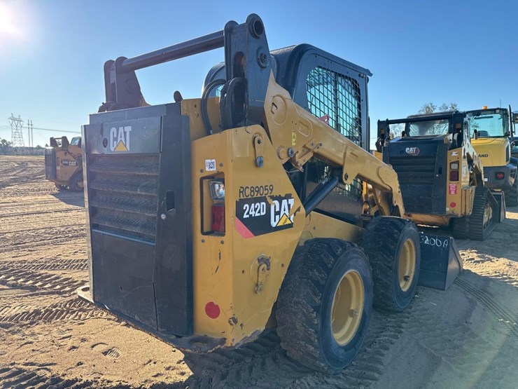 caterpillar-242d-image-6