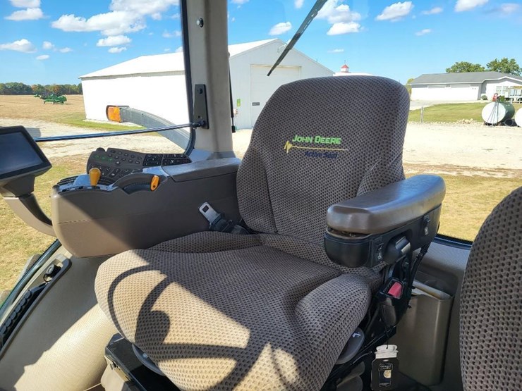 2011-john-deere-8235r-image-63