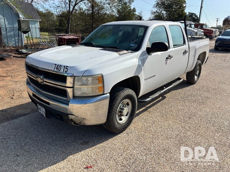 2009-chevrolet-silverado-2500hd-image-1