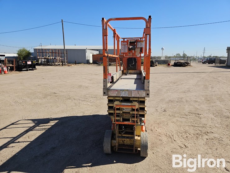 2004-jlg-2630es-image-3