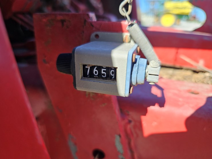 1993-new-holland-565-image-13