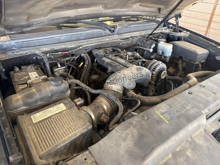 2007-cadillac-escalade-esv-image-11