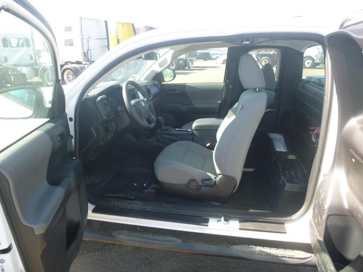 2018-toyota-tacoma-image-6