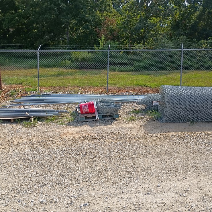 #20895 • 244ft Fencing Material