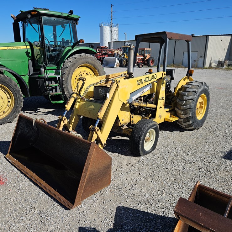 NEW HOLLAND 445D