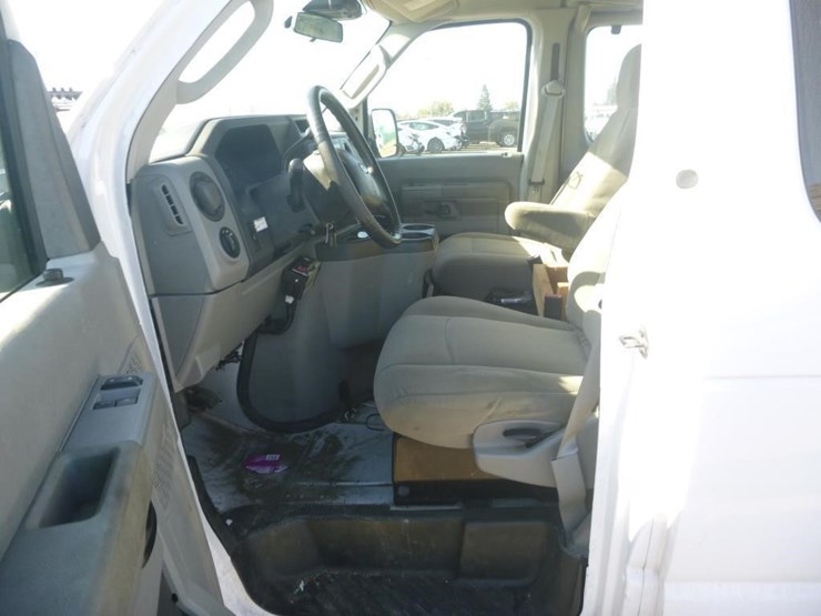 2013-ford-e150-image-7