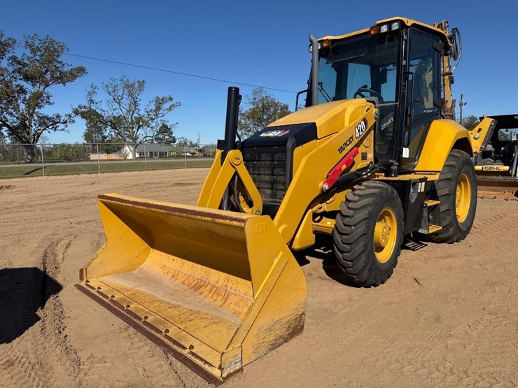 caterpillar-420-image-2