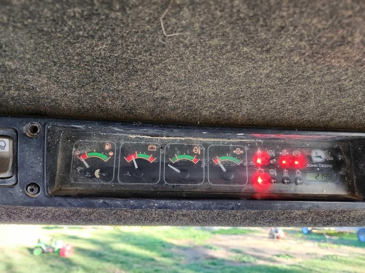 2005-john-deere-250-image-13