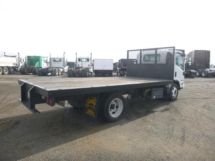 2018-isuzu-nrr-image-3