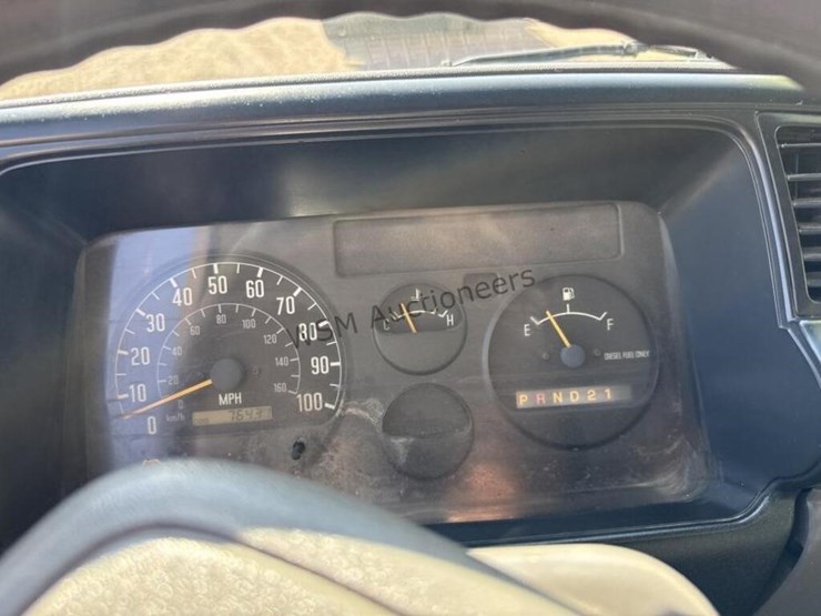 2004-isuzu-npr-image-33