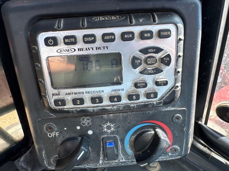 takeuchi-tl10v2-image-22