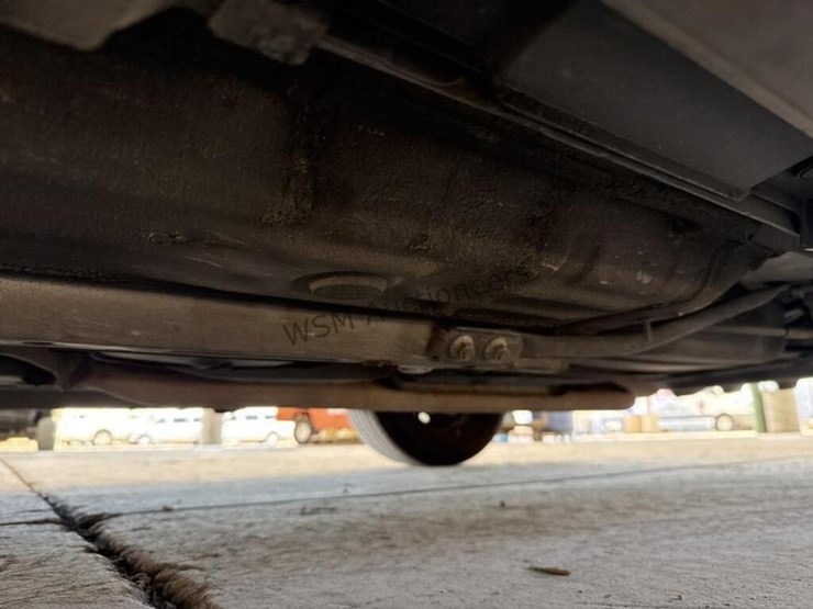 2014-toyota-camry-sdn-image-25