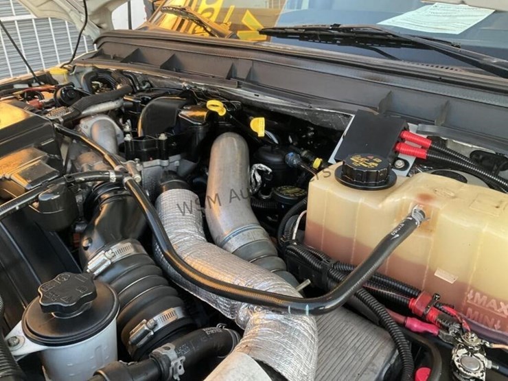 2013-ford-f550-image-17