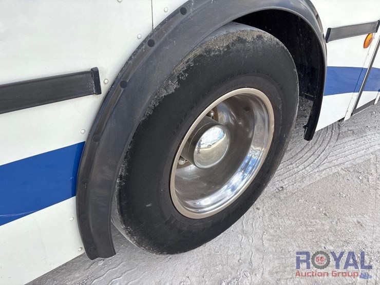 2000-thomas-saf-t-liner-mvp-image-25