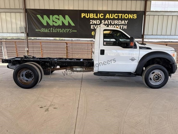 2016-ford-f550-image-1