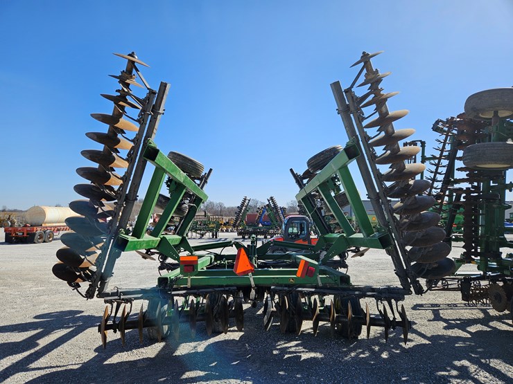 2010-john-deere-637-image-10