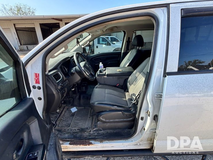 2018-nissan-titan-image-70