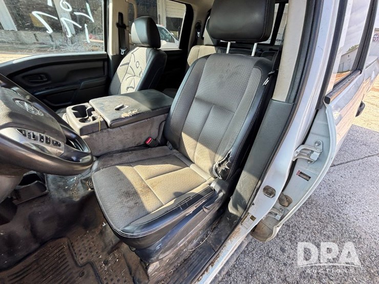 2018-nissan-titan-image-77