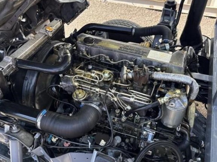 2004-isuzu-npr-image-24