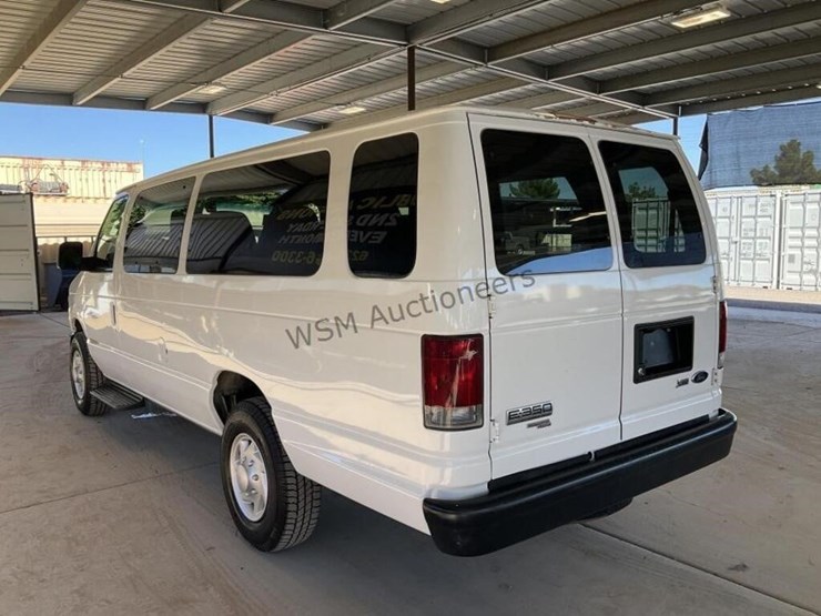 2009-ford-e350-image-5