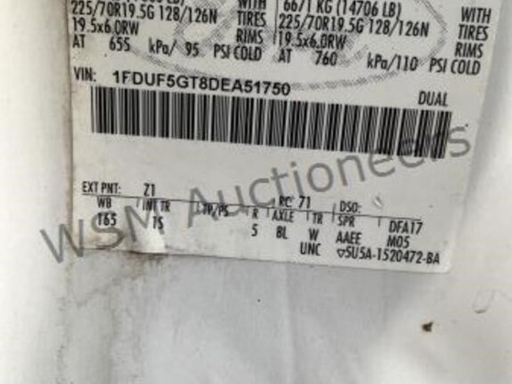 2013-ford-f550-image-21