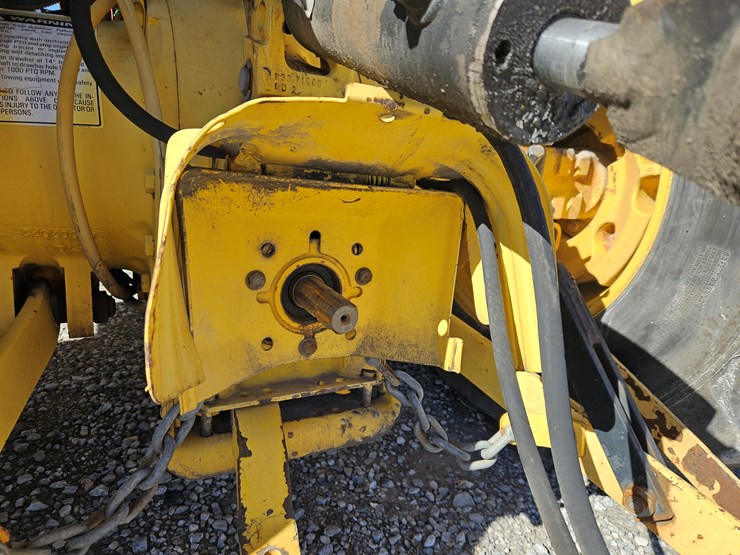 new-holland-445d-image-16