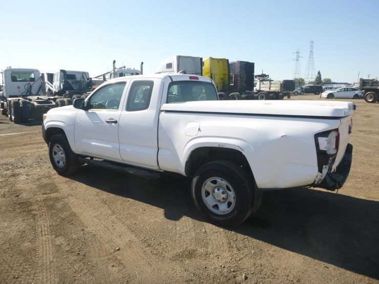 2018-toyota-tacoma-image-4