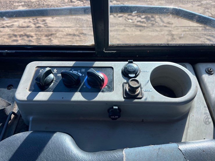 komatsu-d39px-24-image-33