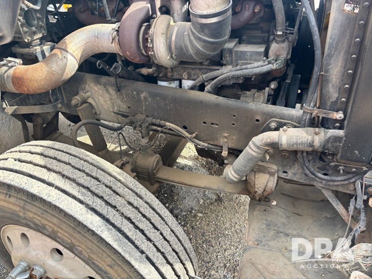 1994-freightliner-fld120-image-60